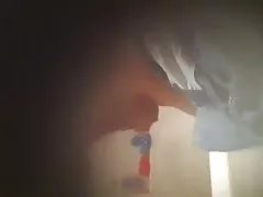 Хадам ээж шүршүүрт