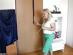 Oldnanny chubby нас бие гүйцсэн нь хуучин нас бие гүйцсэн нь тоглож pussy